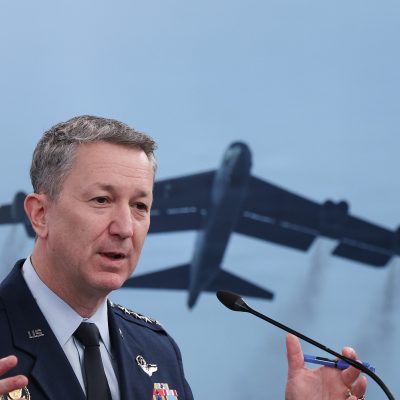 EUA afirmam cumprimento de objetivos militares no Irã, mas mantêm prontidão para confrontos