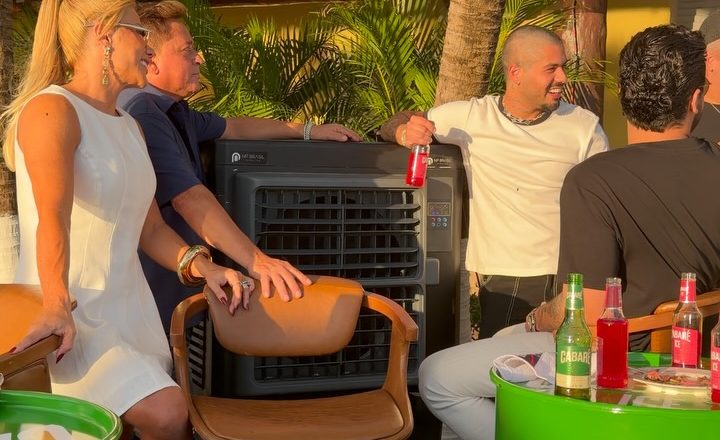 Zé Felipe adota visual ousado com cabeça raspada e celebra momentos ao lado da família