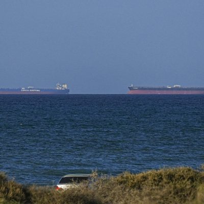 EUA e Irã consideram prorrogar trégua por mais quatorze dias, segundo informações.