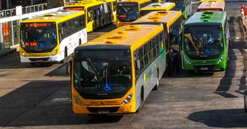 Descubra como aproveitar o transporte público gratuito em Brasília nos domingos e feriados!