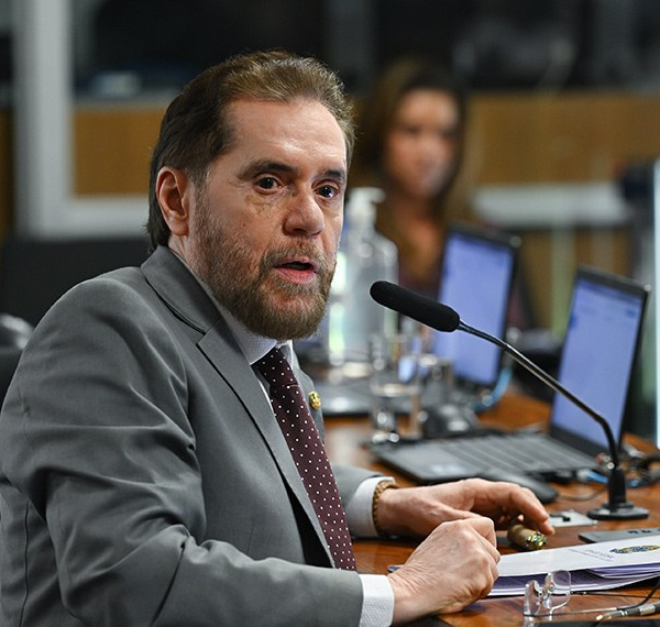 Senado prorroga decisão sobre a independência financeira do Banco Central