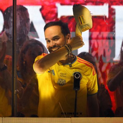 Oponente de esquerda admite triunfo de Abelardo de la Espriella nas eleições colombianas