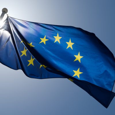 Repercussões globais da nova tarifa proposta por Trump: a resposta da União Europeia e de nações impactadas