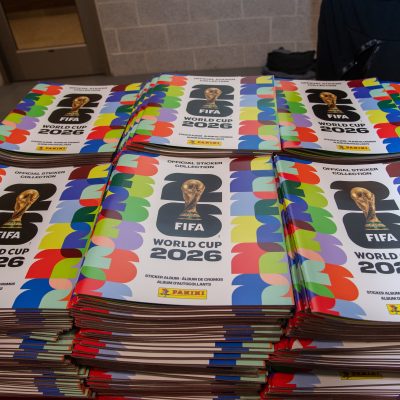 Prefeitura chilena sob crítica por investir US$ 13 milhões em adesivos da Copa, segundo ONG