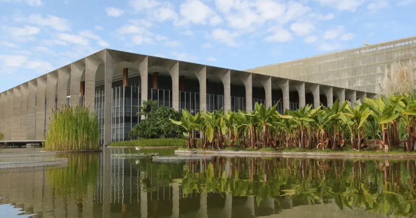 Descubra o Terraço Oculto do Palácio do Itamaraty em Brasília: Um Jardim Secreto para Visitar