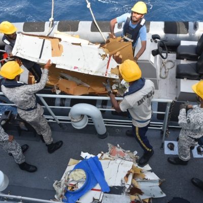 Destroços de Boeing 737 são encontrados no Mar da Arábia; passageiros ainda estão sumidos