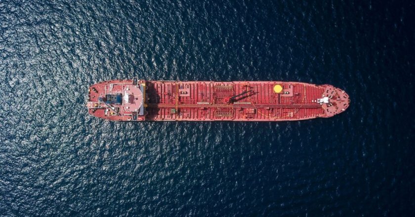 Cuidado com os golpistas: falsas oportunidades de trabalho no setor petrolífero à vista!