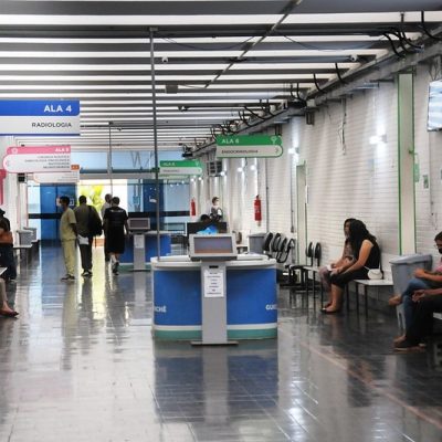 Hospitais do DF lançam seleção para vagas de recepcionistas