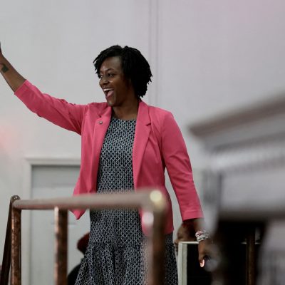 Socialista surpreende e conquista vitória expressiva na primária do Senado da Flórida