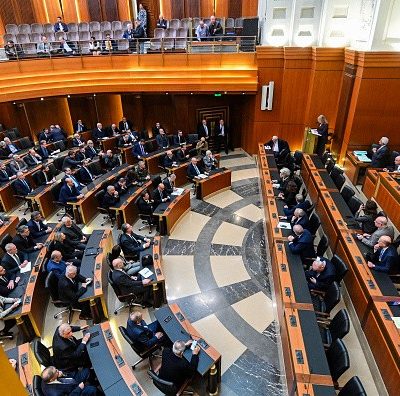 Líbano sanciona anistia geral em meio a crise nas prisões, reacendendo controvérsias antigas
