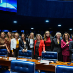 Cota para mulheres na política completa 30 anos sem garantir igualdade de representação