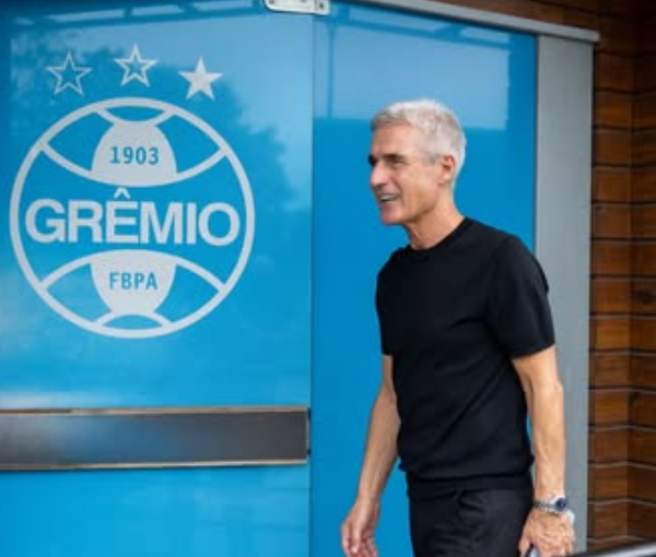 Após derrota para o Vasco, Grêmio demite o técnico Luís Castro; Felipão comanda time contra o Botafogo