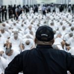 El Salvador: centenas enfrentam a justiça em julgamentos coletivos